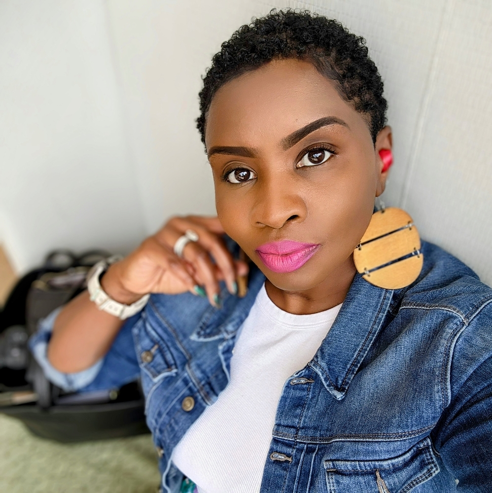 Meet your Posher, Erneshia